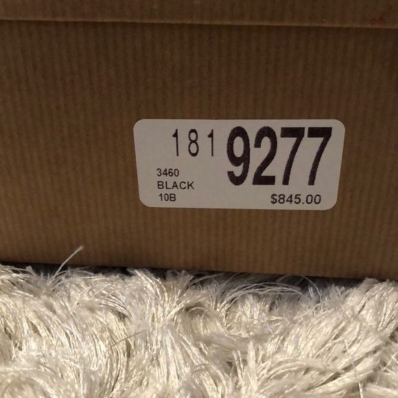 Christian Louboutin limited edition - Picture 4 of 5